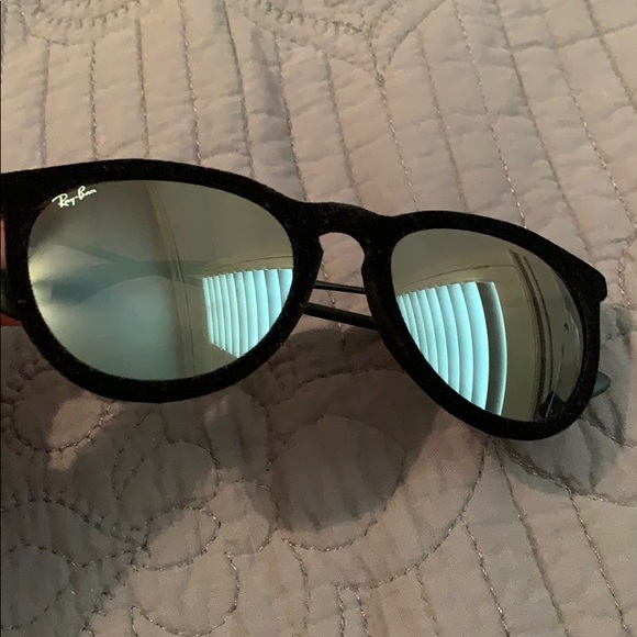 Black Velvet Ray Bans-Erika classic. - Picture 6 of 8